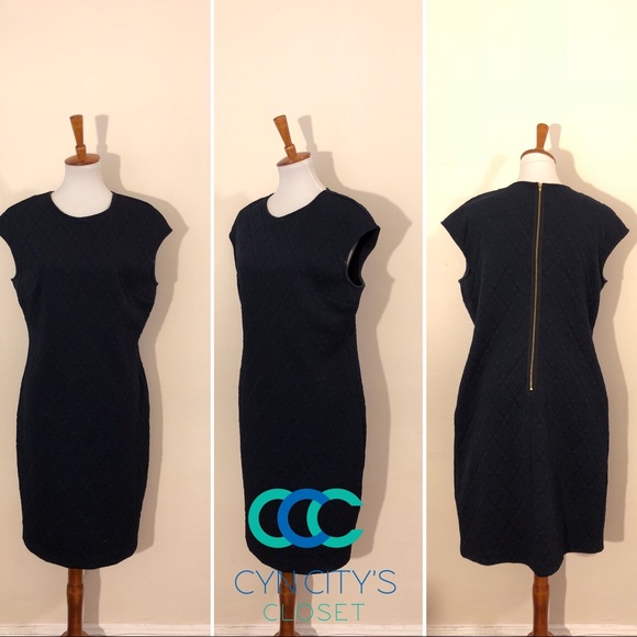 Donna Morgan Dresses & Skirts - Donna Morgan navy Shift dress with exposed zipper